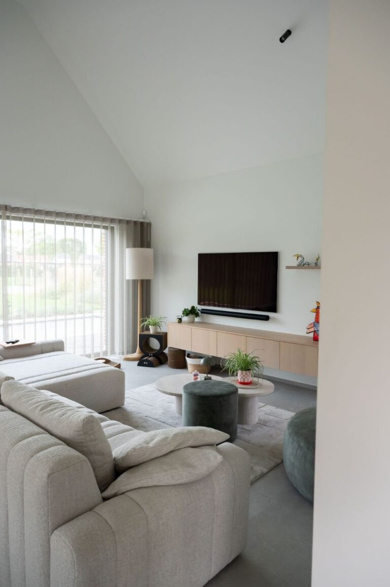 Lichte woonkamer, geschilderd door CP Painting