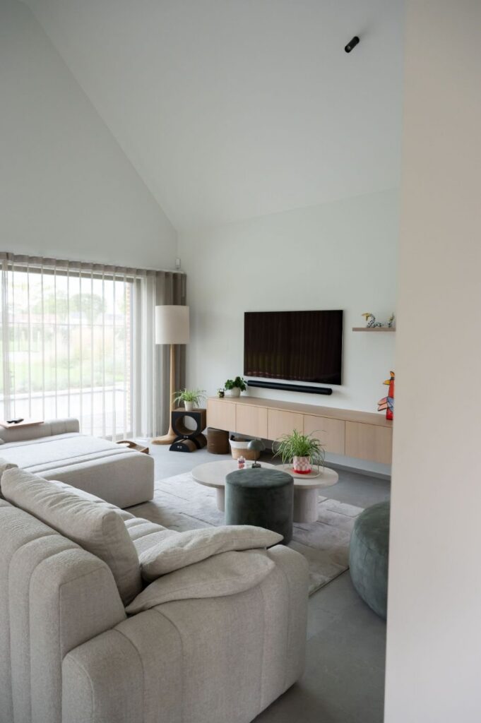 Volledig interieur in warme neutralen, Bilzen-Hoeselt (foto 1)