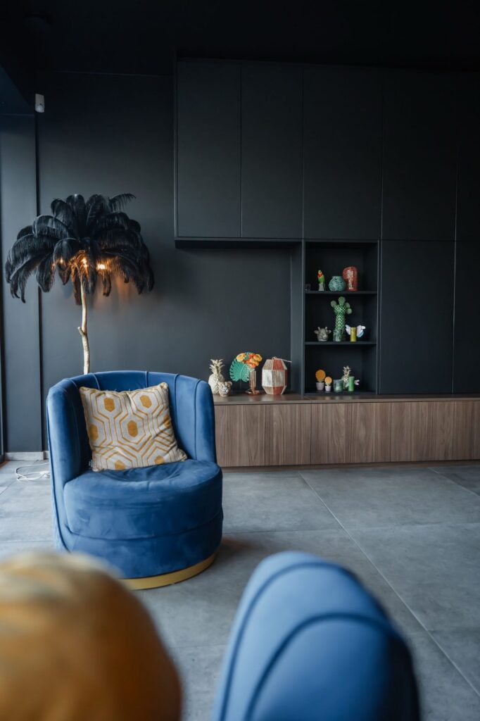 Modern interieur met karakter en contrast, Tongeren (foto 2)