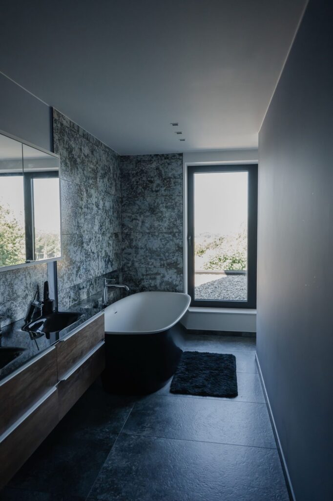 Modern interieur met karakter en contrast, Tongeren (foto 10)