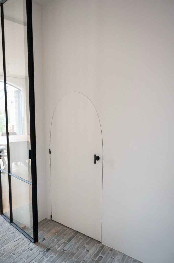 Nieuwbouwwoning in lichte tinten en natuurlijke materialen, Zutendaal (foto 8)