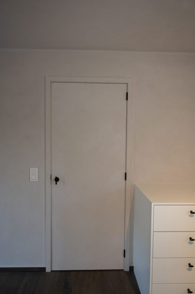 Nieuwbouwwoning in lichte tinten en natuurlijke materialen, Zutendaal (foto 12)