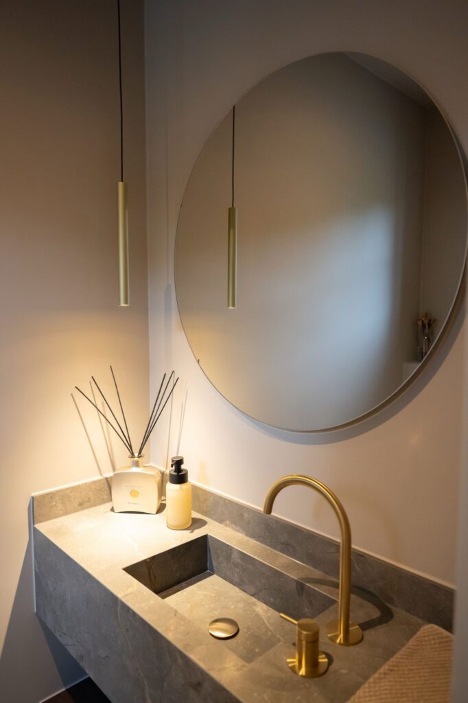 Nieuwbouwwoning in lichte tinten en natuurlijke materialen, Zutendaal (foto 18)