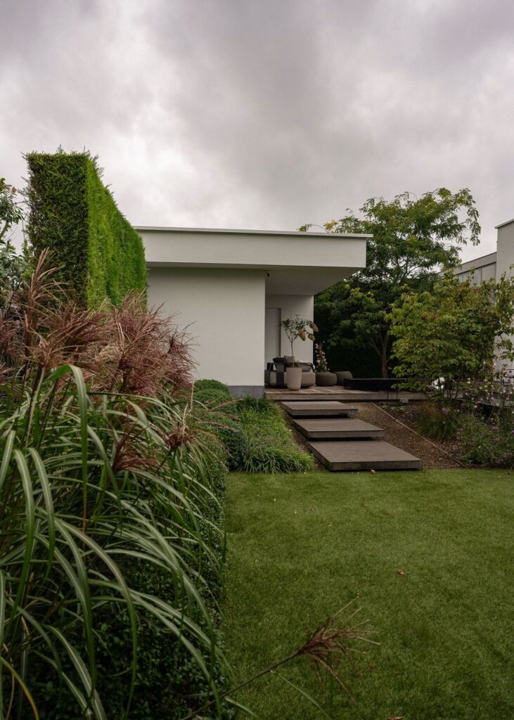 Moderne villa schilderwerken gevel, Bilzen-Hoeselt (foto 1)