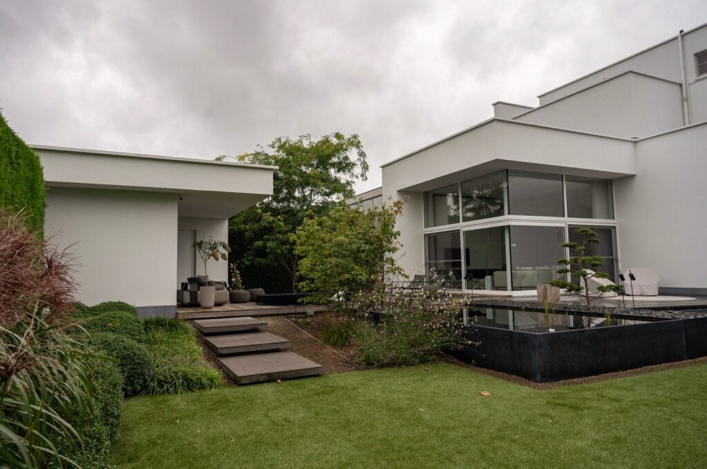 Moderne villa schilderwerken gevel, Bilzen-Hoeselt (foto 2)