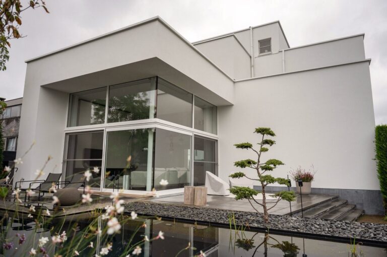 Moderne villa schilderwerken gevel